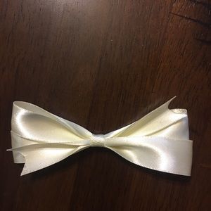 Pinwheel Cream Bow
